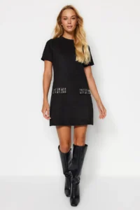 TRENDYOLMİLLA Black Crew Neck Stone Detailed shift/Plain Mini Suede Knitting Dress - Image 3