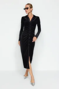 TRENDYOLMİLLA Black Velvet Fitted Polo Shirt Collar Midi Knitting Flexible Pen Dress - Image 4