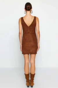 TRENDYOLMİLLA Brown V-neck gilet Suede Mini Knitting Dress - Image 6