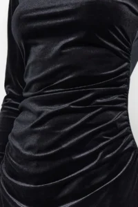TRENDYOLMİLLA Black Velvet Shirred Fitted Flexible Maxi Knitting Dress - Image 5