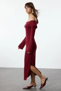 TRENDYOLMİLLA Burgundy Fitted Carmen Collar Soft textured Midi Flexible Knitting Pen Dress - Image 2