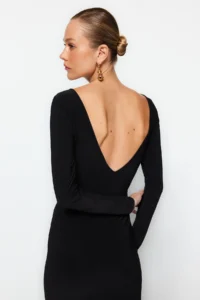TRENDYOLMİLLA Black Boat Neck Low-cut back slit Fitted Maxi Flexible Knitting Dress - Image 3