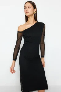 TRENDYOLMİLLA Black Plain Lined Midi Lined Asymmetric Yaka Knitting Dress - Image 3