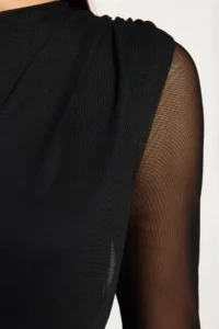TRENDYOLMİLLA Black Plain Lined Midi Lined Asymmetric Yaka Knitting Dress - Image 5