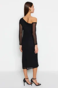 TRENDYOLMİLLA Black Plain Lined Midi Lined Asymmetric Yaka Knitting Dress - Image 6