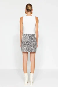 TRENDYOLMİLLA Multicolored Snakeskin Patterned High Waist slit interlock Mini Knitting Skirt - Image 7