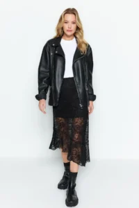 TRENDYOLMİLLA Black Asymmetric Midi Lined Lace Knitting Skirt - Image 3