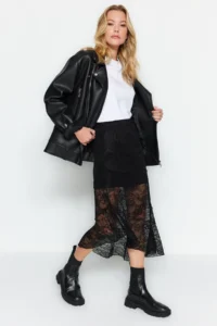 TRENDYOLMİLLA Black Asymmetric Midi Lined Lace Knitting Skirt - Image 4