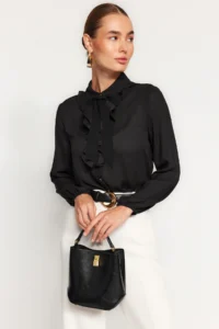 TRENDYOLMİLLA Black removable with bow Oversized Weaving Shirt - Image 2