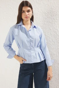 TRENDYOLMİLLA Light Blue Fitted/Bele Oturan Weaving Shirt