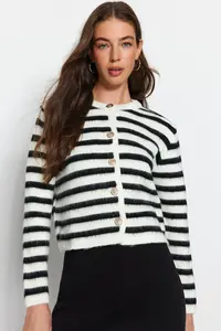 TRENDYOLMİLLA Ecru Soft textured Striped Fitted Knitwear Cardigan - Image 3