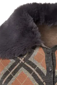 TRENDYOLMİLLA Beige Removable Faux Fur Glitter Crop Knitwear Cardigan - Image 6