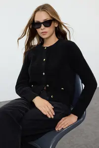 TRENDYOLMİLLA Black Premium Yarn/Special Yarn Pocket Detail Knitwear Cardigan