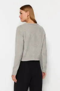 TRENDYOLMİLLA Gray Crop Premium Yarn/Special Yarn Pocket Detail Knitwear Cardigan - Image 5