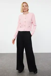 TRENDYOLMİLLA Pink Crop Premium Yarn/Special Yarn Pocket Detail Knitwear Cardigan - Image 2