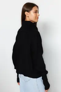 TRENDYOLMİLLA Black Wide Pattern Turndown collar Zippered Knitwear Cardigan - Image 10