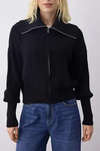 TRENDYOLMİLLA Black Wide Pattern Turndown collar Zippered Knitwear Cardigan - Image 4