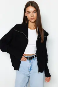 TRENDYOLMİLLA Black Wide Pattern Turndown collar Zippered Knitwear Cardigan - Image 6