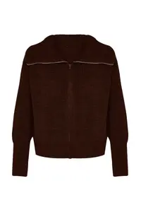 TRENDYOLMİLLA Dark Brown Wide Pattern Turndown collar Zippered Knitwear Cardigan - Image 7