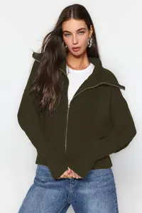 TRENDYOLMİLLA Khaki Wide Pattern Turndown collar Zippered Knitwear Cardigan - Image 3