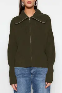 TRENDYOLMİLLA Khaki Wide Pattern Turndown collar Zippered Knitwear Cardigan - Image 4