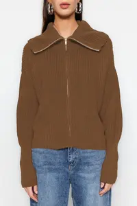 TRENDYOLMİLLA Light Brown Wide Pattern Turndown collar Zippered Knitwear Cardigan - Image 4