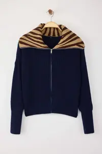TRENDYOLMİLLA Navy Blue*002 Wide Pattern Leopard Patterned Turndown collar Zippered Knitwear Cardigan - Image 5