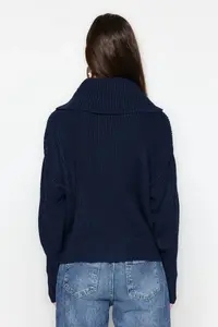 TRENDYOLMİLLA Navy Blue Wide Pattern Turndown collar Zippered Knitwear Cardigan - Image 10