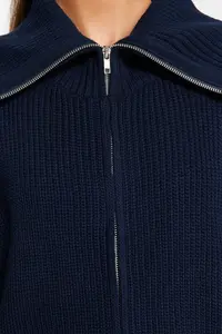 TRENDYOLMİLLA Navy Blue Wide Pattern Turndown collar Zippered Knitwear Cardigan - Image 9