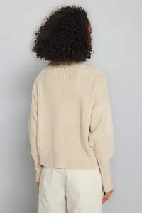 TRENDYOLMİLLA Stone Wide Pattern Turndown collar Zippered Knitwear Cardigan - Image 6