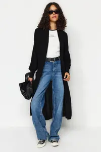TRENDYOLMİLLA Black Maxi Basic Wide Pattern Knitwear Cardigan - Image 2