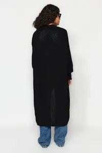 TRENDYOLMİLLA Black Maxi Basic Wide Pattern Knitwear Cardigan - Image 5