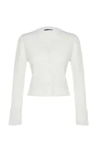 TRENDYOLMİLLA Ecru Soft textured Lace Detailed Knitwear Cardigan - Image 6