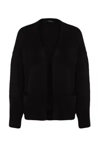 TRENDYOLMİLLA Black Wide Pattern Soft textured Pocket Detail Knitwear Cardigan - Image 6