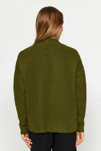 TRENDYOLMİLLA Khaki Wide Pattern Soft textured Pocket Detail Knitwear Cardigan - Image 5