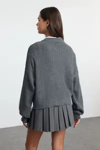 TRENDYOLMİLLA Anthracite Wide Pattern Bomber Jacket Jacket Collar Zippered Knitwear Cardigan - Image 6