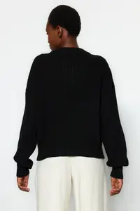 TRENDYOLMİLLA Black Wide Pattern Bomber Jacket Jacket Collar Zippered Knitwear Cardigan - Image 5
