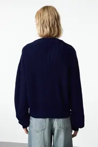 TRENDYOLMİLLA Navy Blue Wide Pattern Bomber Jacket Jacket Collar Zippered Knitwear Cardigan - Image 5