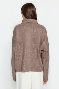 TRENDYOLMİLLA Mink Wide Pattern Polo Shirt Collar Buklet Knitwear Cardigan - Image 5