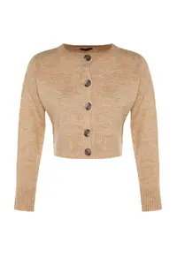 TRENDYOLMİLLA Beige Crop Soft textured buttoned Knitwear Cardigan - Image 6
