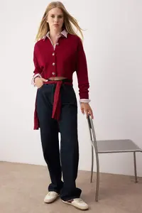 TRENDYOLMİLLA Burgundy Crop Soft textured buttoned Knitwear Cardigan - Image 2