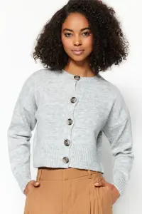 TRENDYOLMİLLA Gray Crop Soft textured buttoned Knitwear Cardigan