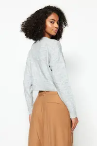 TRENDYOLMİLLA Gray Crop Soft textured buttoned Knitwear Cardigan - Image 5