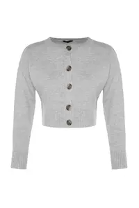 TRENDYOLMİLLA Gray Crop Soft textured buttoned Knitwear Cardigan - Image 6