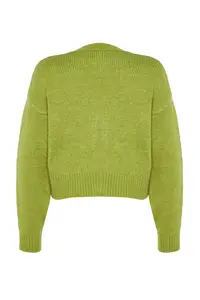 TRENDYOLMİLLA Green Soft textured Embroidery Detailed V-neck Knitwear Cardigan - Image 8
