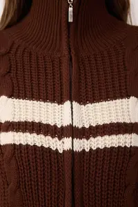 TRENDYOLMİLLA Brown Crop Color Bloklu Dog collar Knitwear Cardigan - Image 3