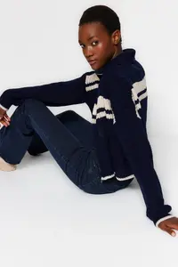 TRENDYOLMİLLA Navy Blue Crop Color Bloklu Dog collar Knitwear Cardigan - Image 7