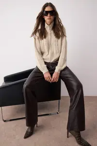 TRENDYOLMİLLA Stone*001 Crop/Short Plain Dog collar Knitwear Cardigan - Image 2