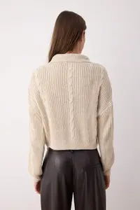 TRENDYOLMİLLA Stone*001 Crop/Short Plain Dog collar Knitwear Cardigan - Image 4
