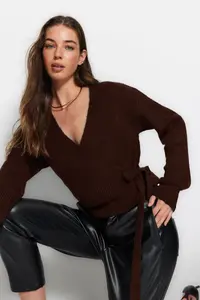 TRENDYOLMİLLA Brown Soft textured Double breasted Collar Knitwear Cardigan - Image 2